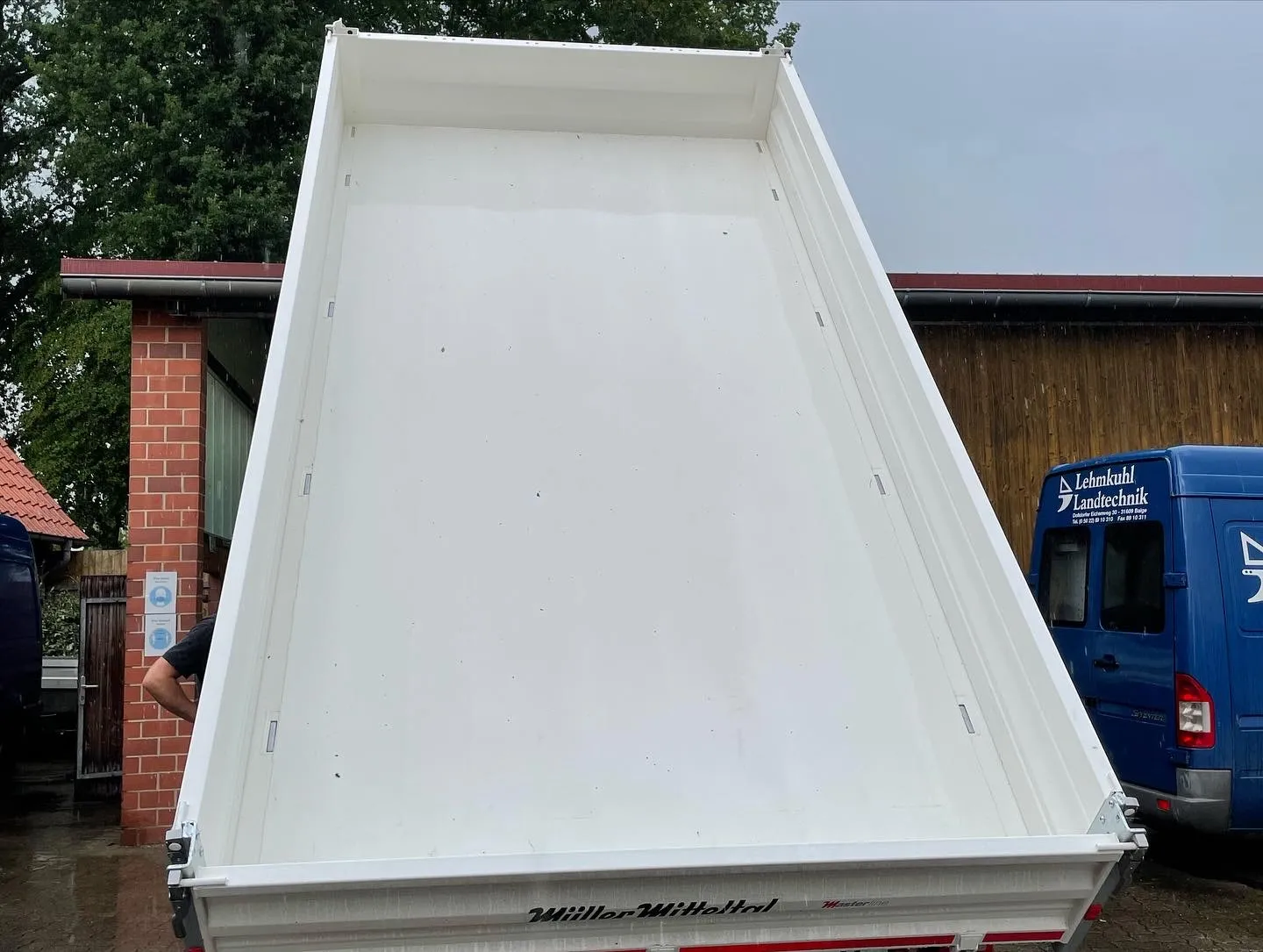 LKW mit Anhänger Ansicht 2